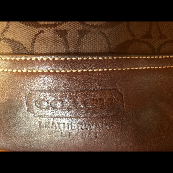 Gorgeous Fall chocolate Coach Bag - Picture 2 of 5